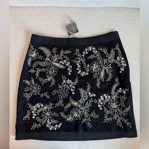 NWT CLUB MONACO Embroidered Black Mini Skirt Size2